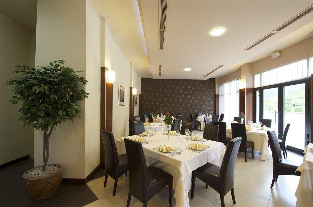 Hotel Fontana Buzet Exterior foto