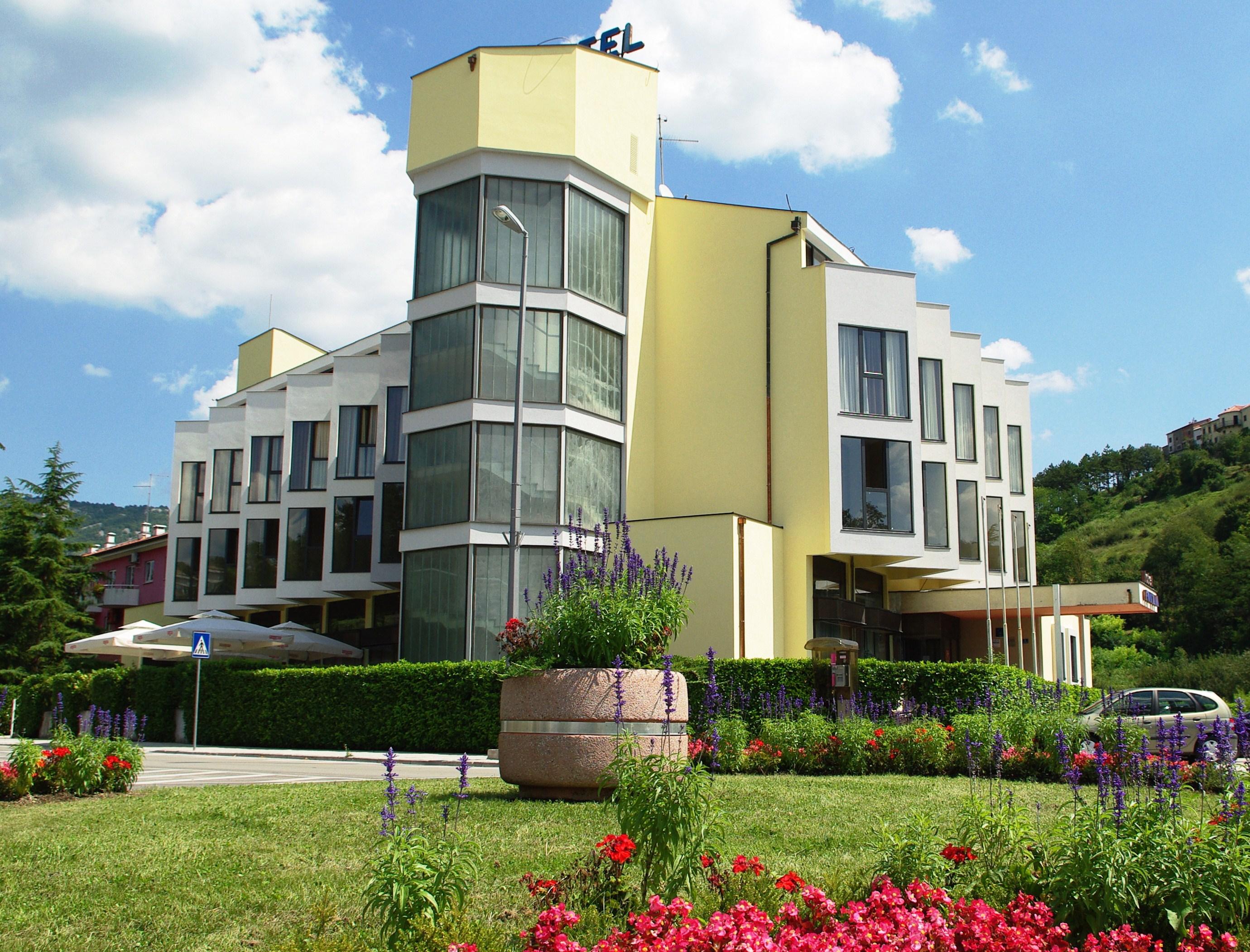 Hotel Fontana Buzet Exterior foto