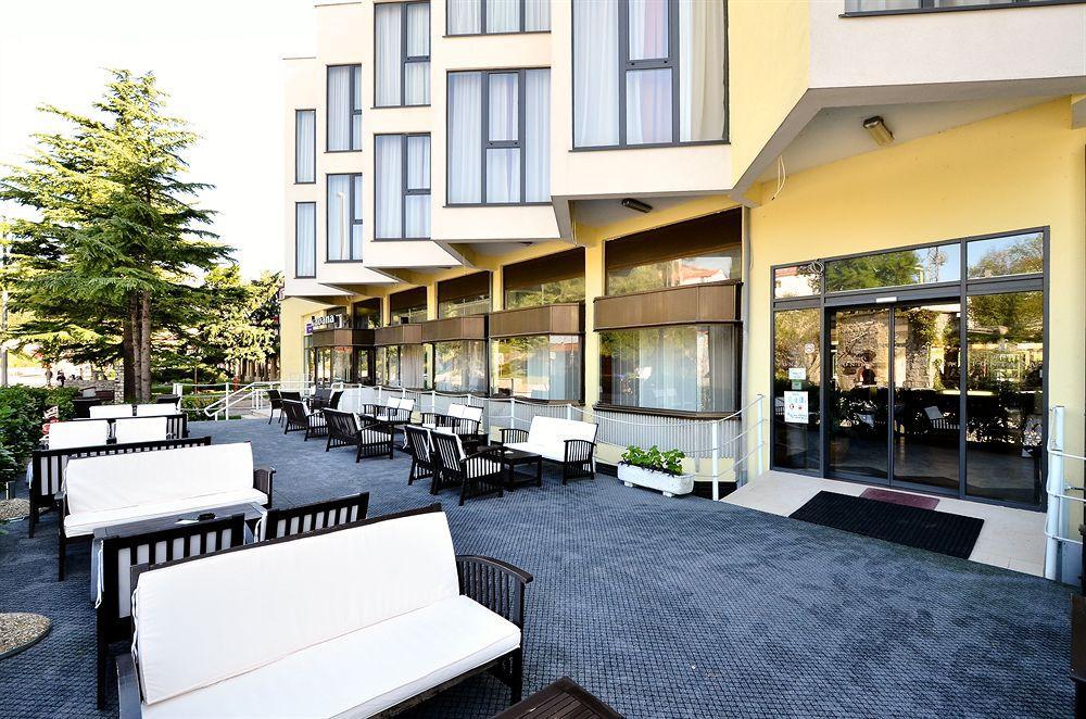 Hotel Fontana Buzet Exterior foto