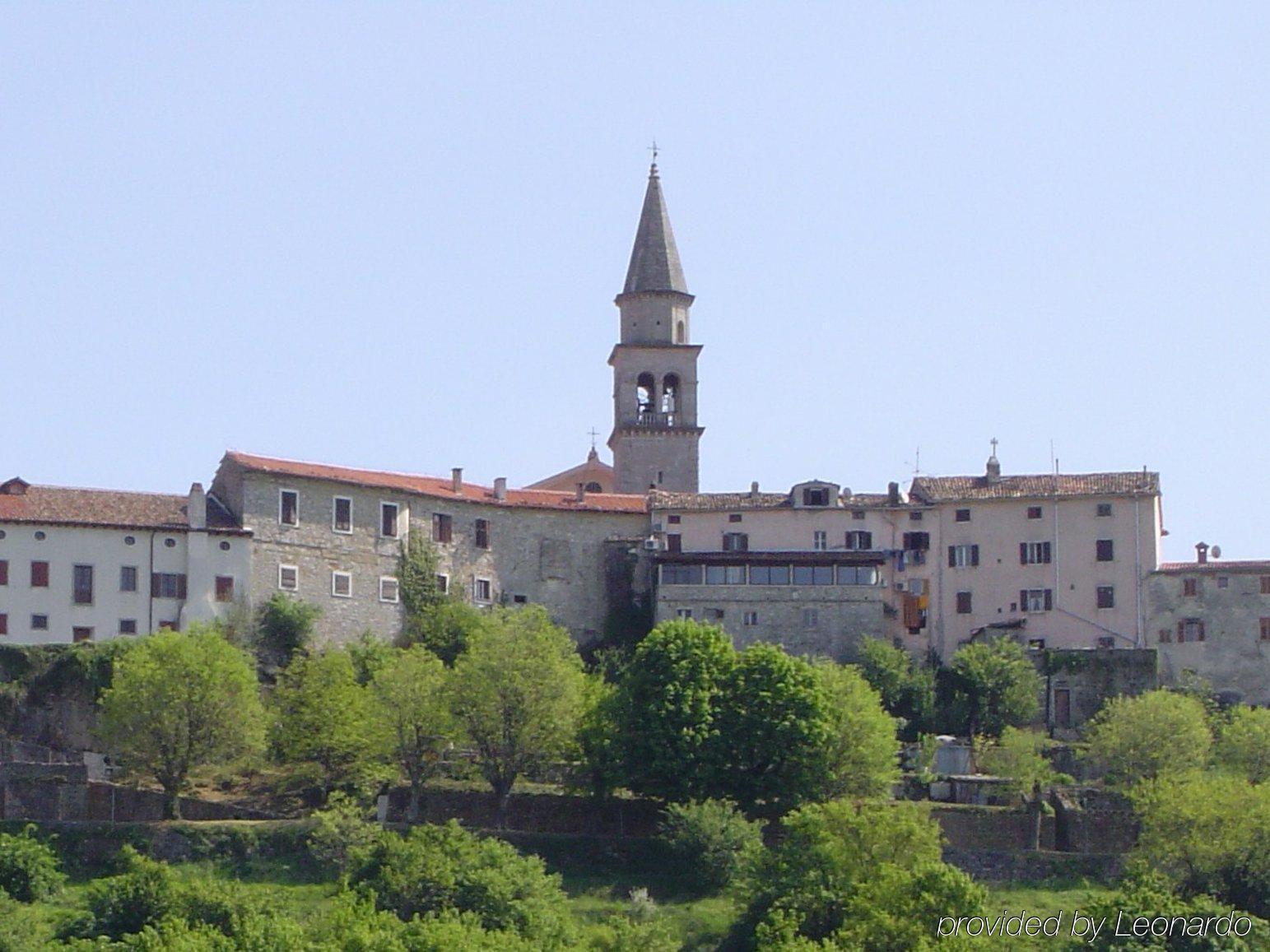 Hotel Fontana Buzet Exterior foto