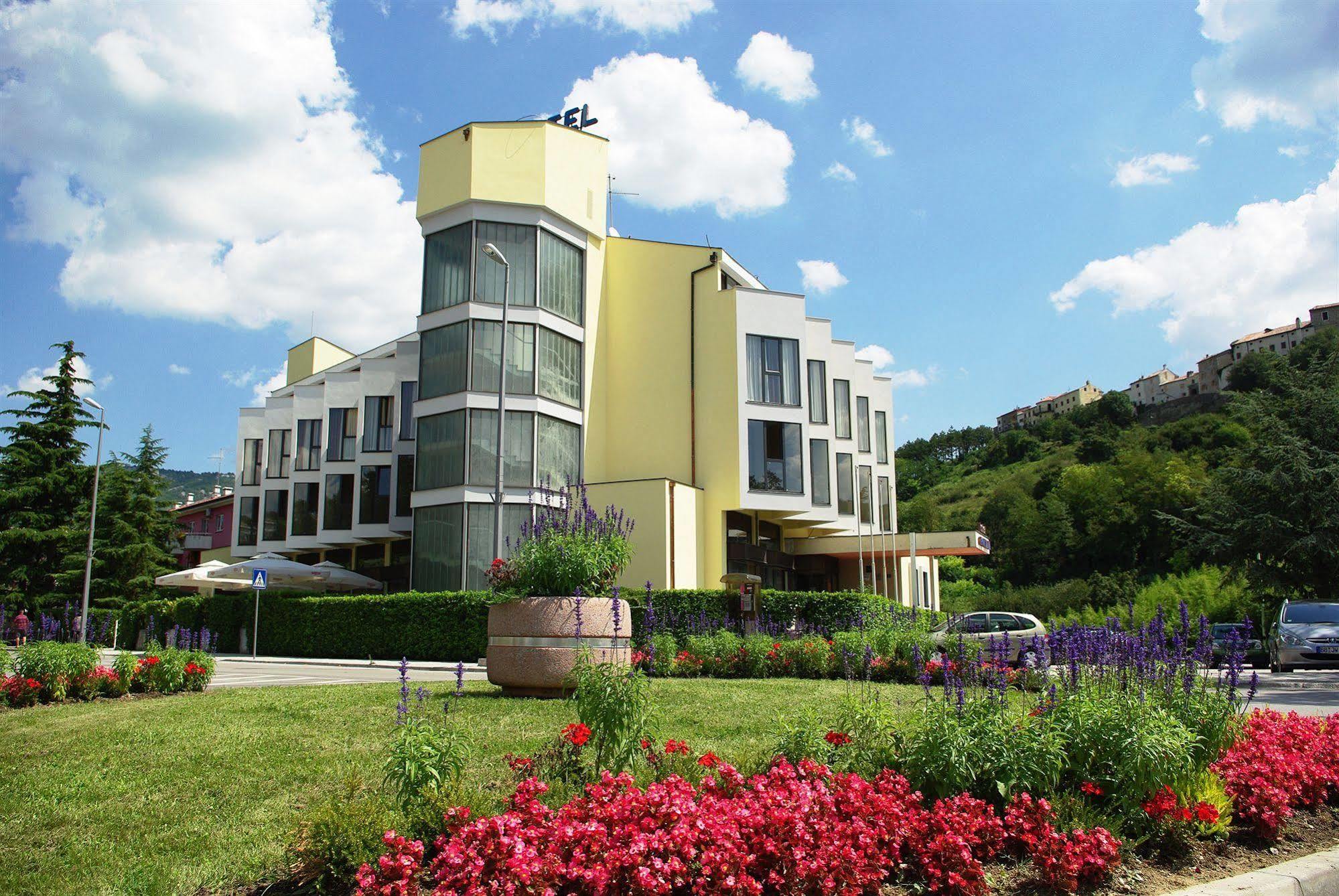 Hotel Fontana Buzet Exterior foto